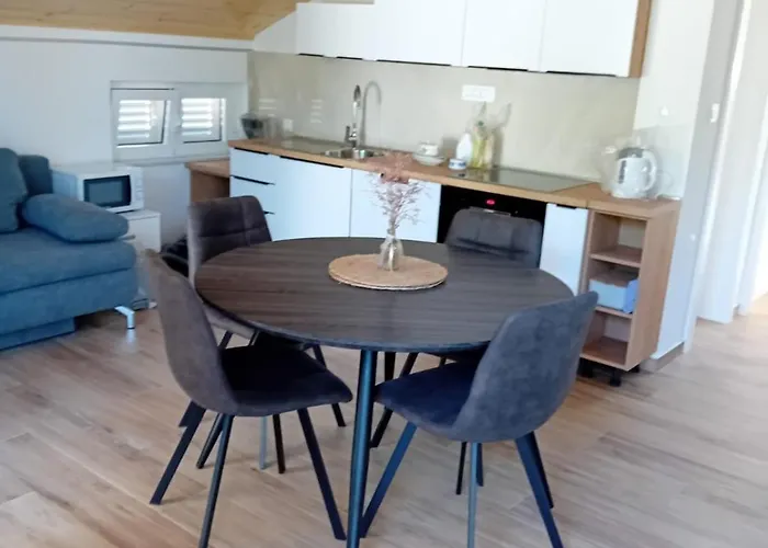 아파트 Mrkic 비오그라드나모루