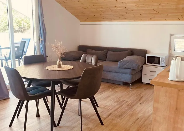 Mrkic * 비오그라드나모루