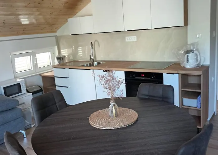 아파트 Mrkic 비오그라드나모루